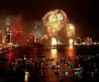 Πυροτεχνήματα για τον εορτασμό του νέου έτους στο Χονγκ Κονγκ